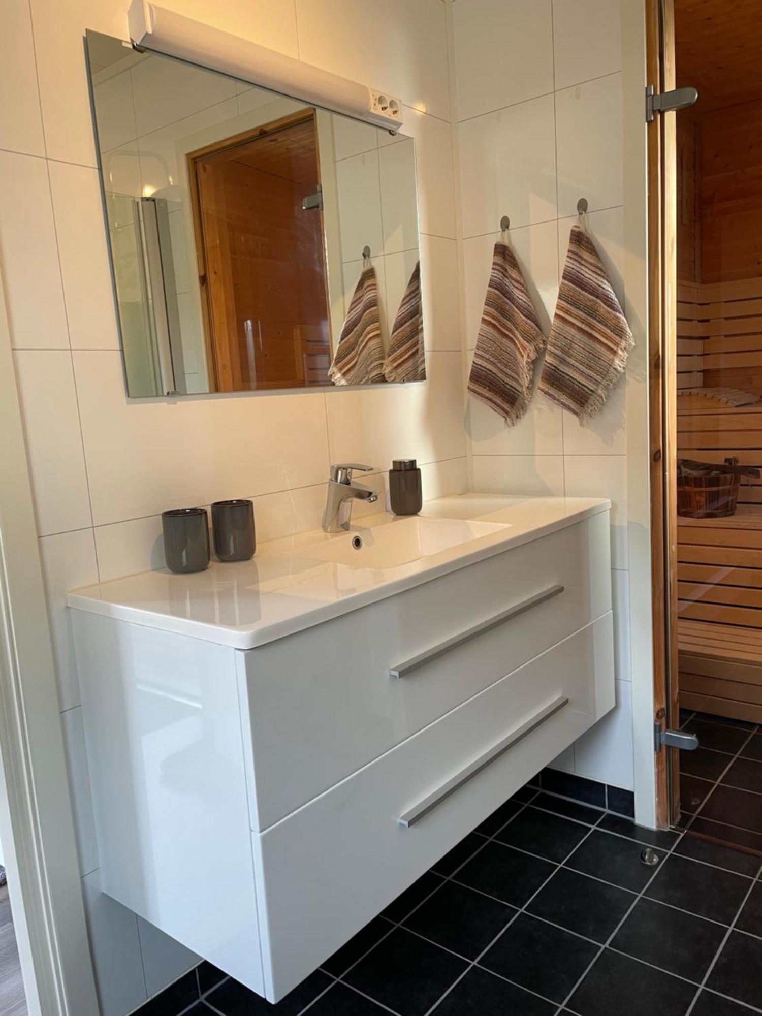 Small Cozy Apartment Tromso Luaran gambar